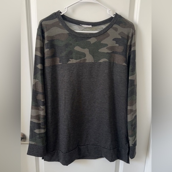 DD Designs medium camo long sleeve - Picture 1 of 4